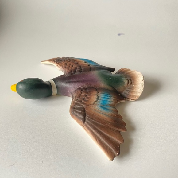Vintage Mallard Duck in Flight: Bisque Porcelain, Hangable, MCM - Picture 6 of 15